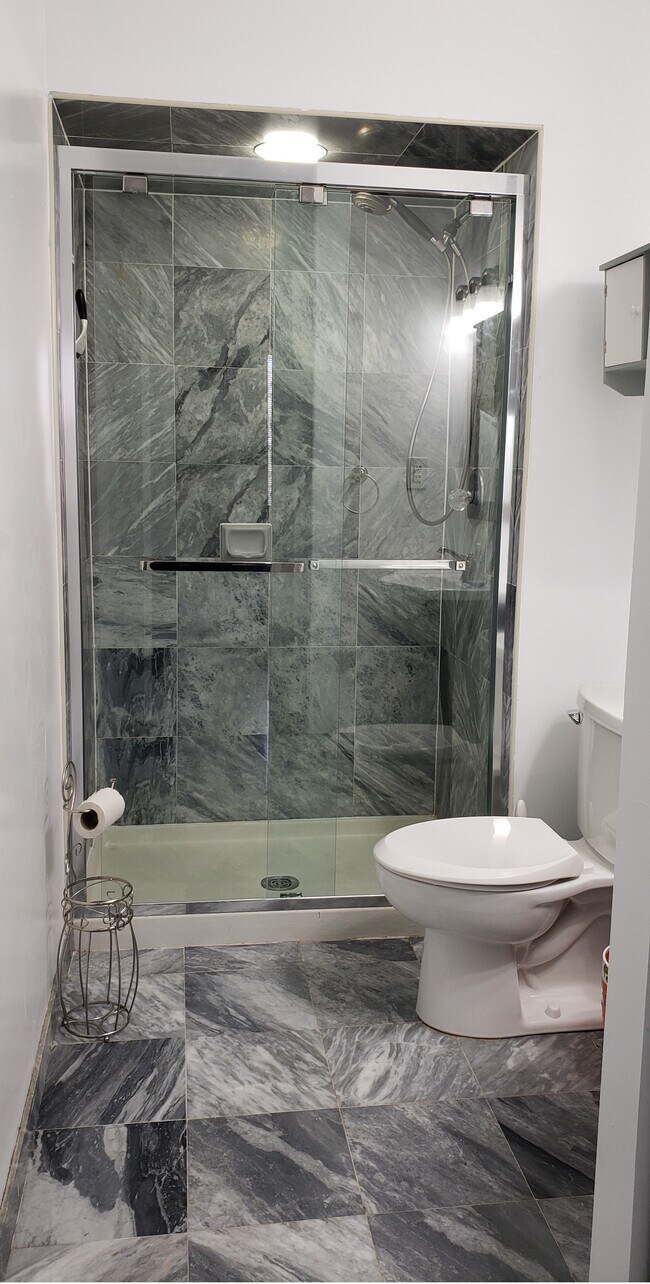 Foto del edificio - 9019 Wall St