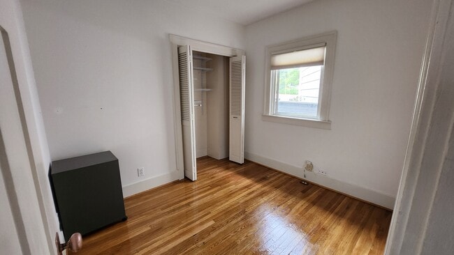 Building Photo - 4708 Midvale Ave N