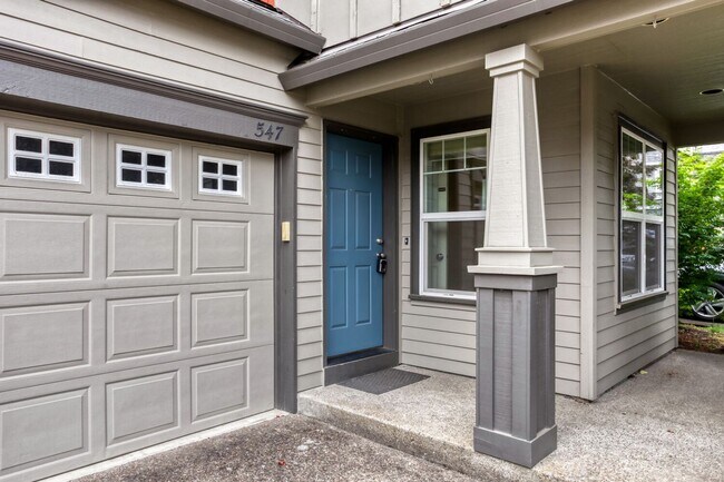 Foto del edificio - 4BR/2.5BA Home with Main-Level Bedroom/Office — Central A/C & Fenced Yard | Orenco Gardens, Hills...