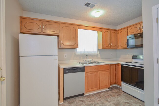 Building Photo - Ask about Move in Specials..