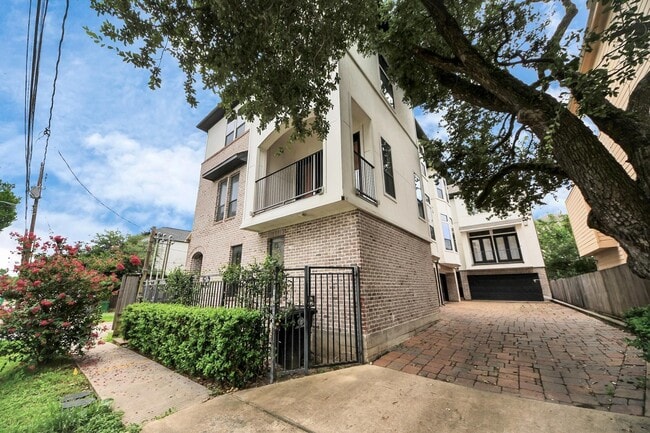 Building Photo - 5617 Kiam St