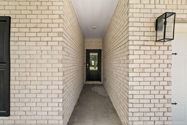 Foto del edificio - 93 Eagles Nest Dr