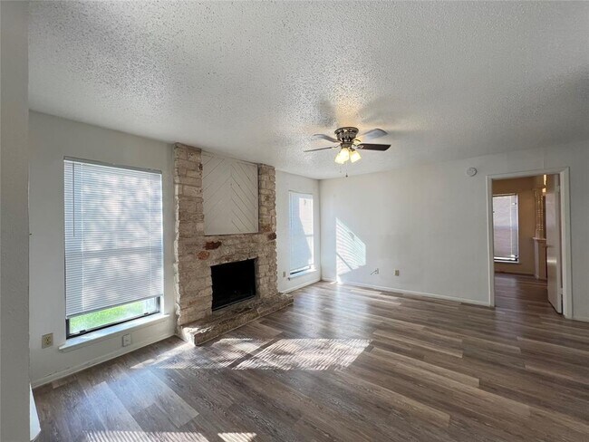 Foto del edificio - 10616 Mellow Meadow Dr