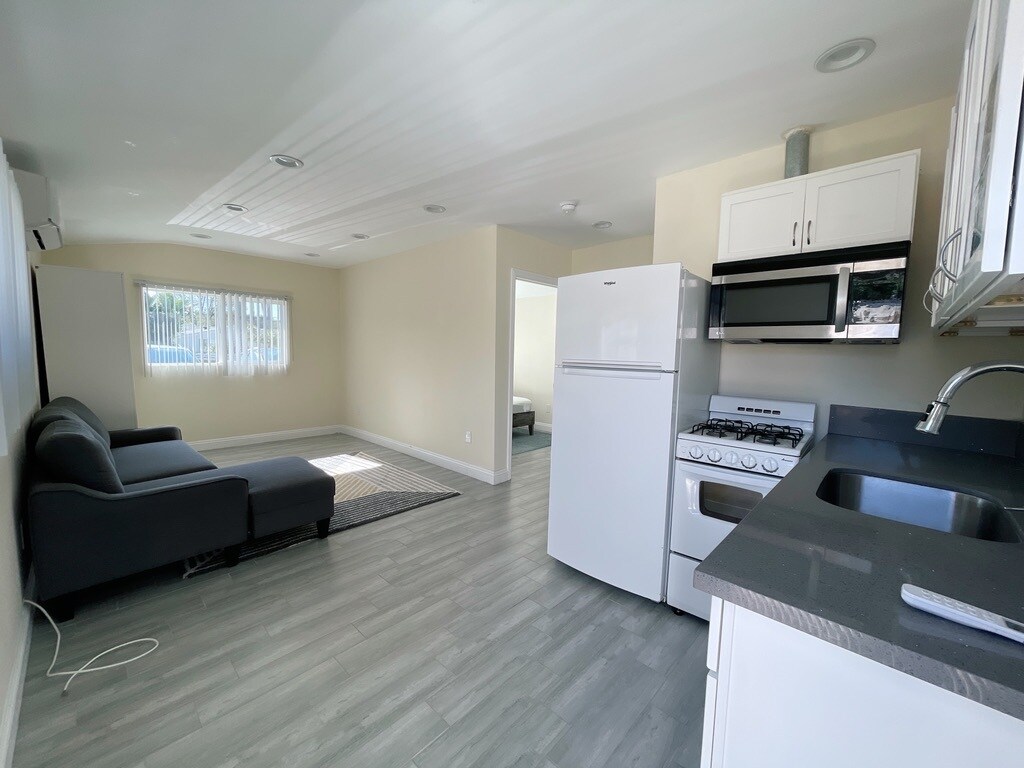 20833 Martha St, Woodland Hills, CA 91367 House Rental in Woodland