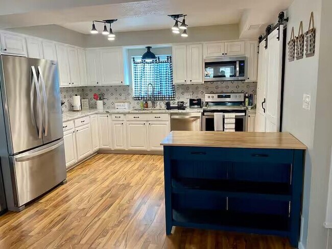 Building Photo - 153 Bahia Ln E