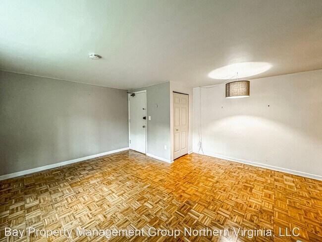 Foto del edificio - 2 br, 1 bath House - 802 S Arlington Mill ...