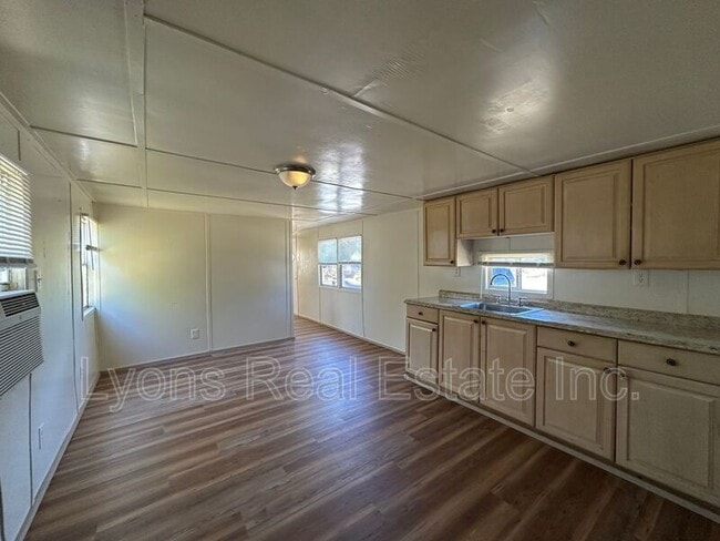 Foto del edificio - 7849 Suncoast Dr