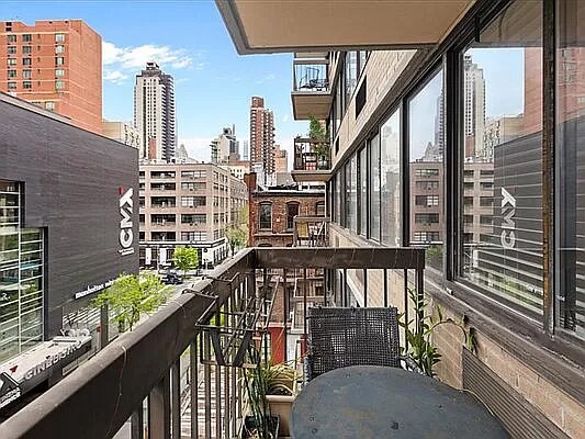 Building Photo - 403 E 62nd St