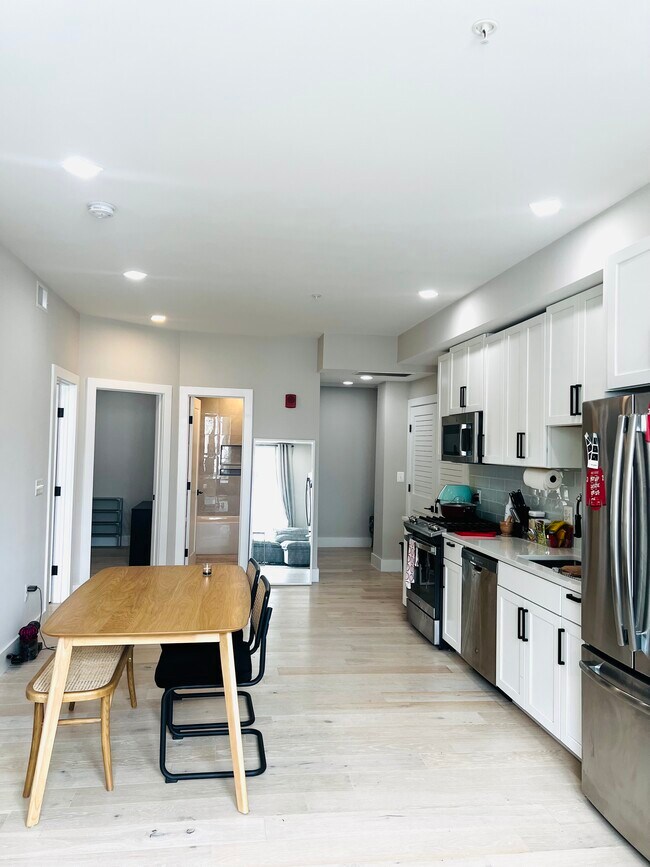 Foto del edificio - 1028 Bladensburg Rd NE