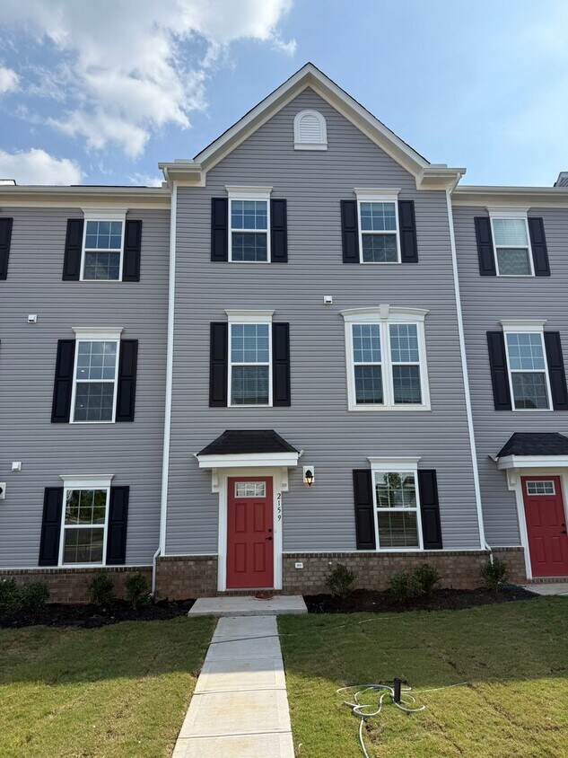 Primary Photo - Brand New Townhome!!