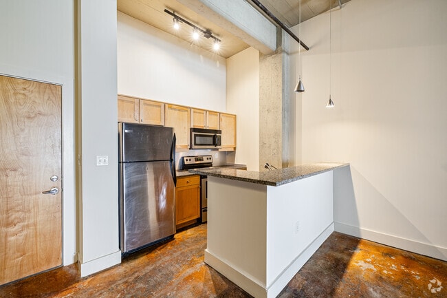1BR, 1BA - 856SF - Kitchen - Raven Place