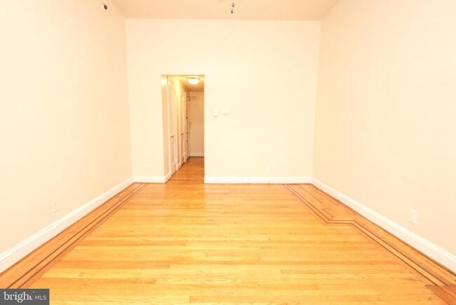 Building Photo - 1616 Pine St