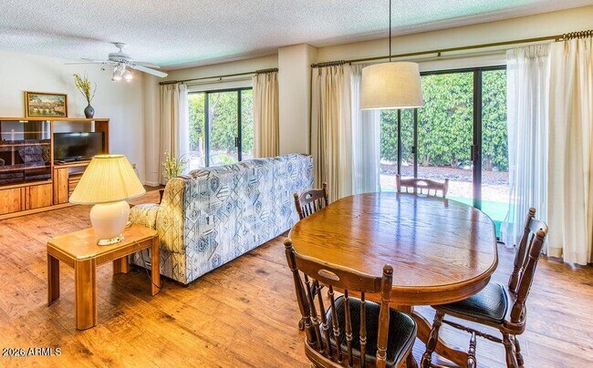 Building Photo - 10330 W Thunderbird Blvd