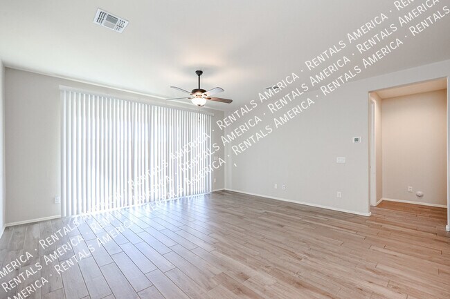 Foto del edificio - 18164 N Bell Pointe Blvd