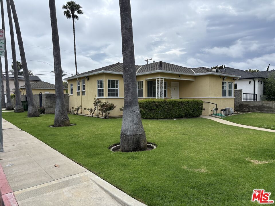 Foto principal - 2561 Tilden Ave