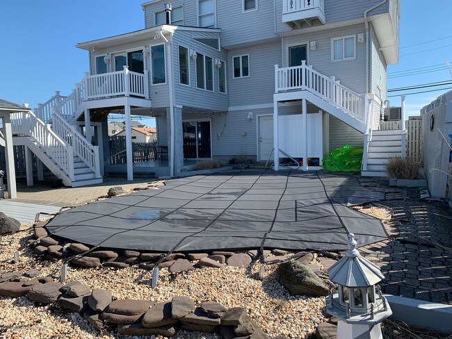 Building Photo - 3 Cadiz Dr