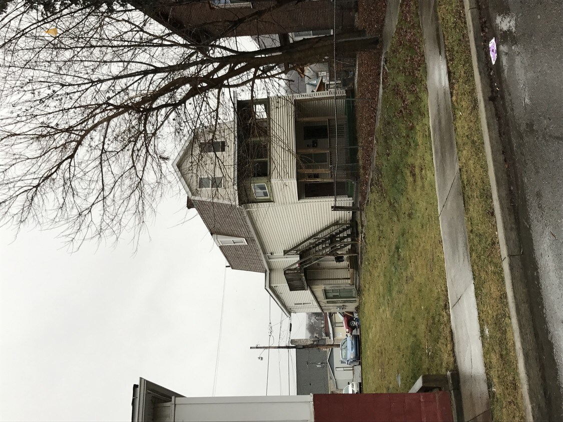 Primary Photo - 2207 8th Ave