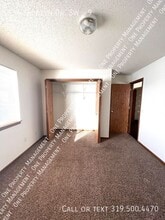 Building Photo - 136 Jacolyn Dr SW