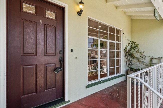 Building Photo - 135 Anza Way