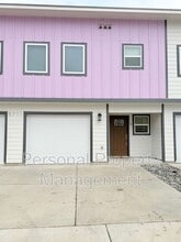 Building Photo - 5711 NE 74th Ct