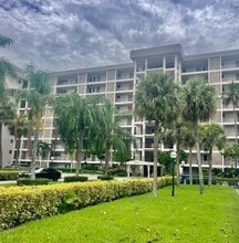 Building Photo - 3200 N Palm Aire Dr