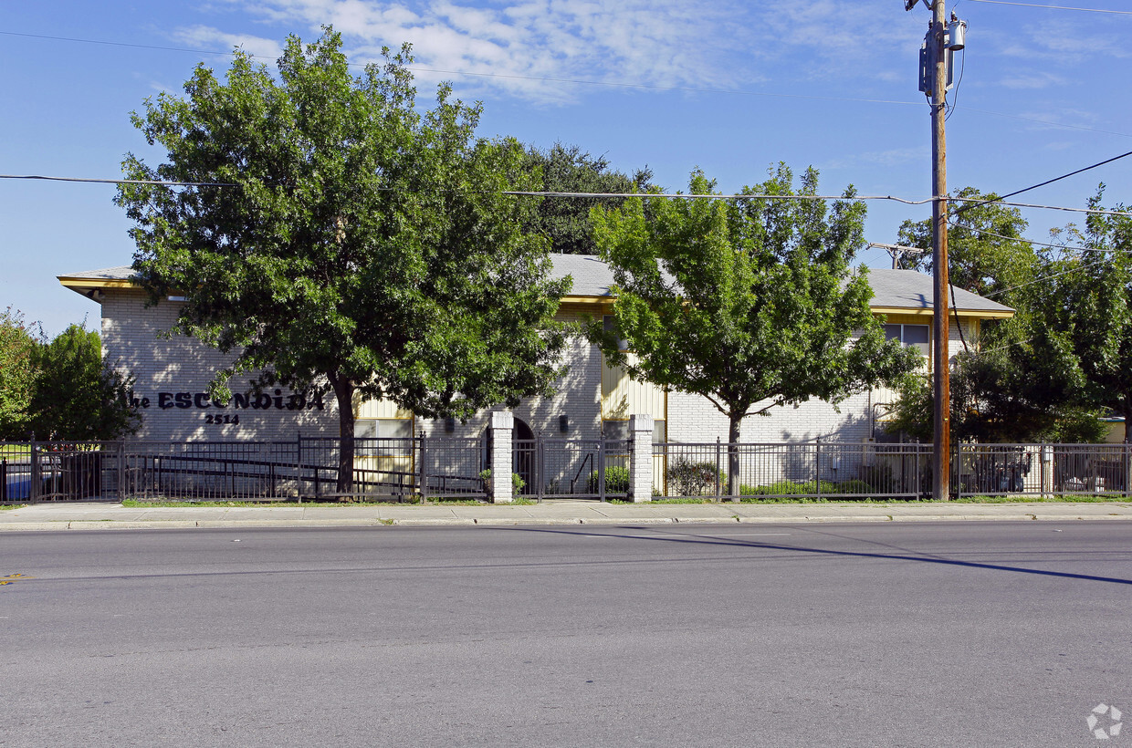 Building Photo - Escondida Apartments