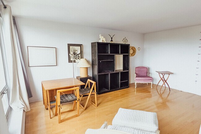 Foto del edificio - 1401 E 55th St