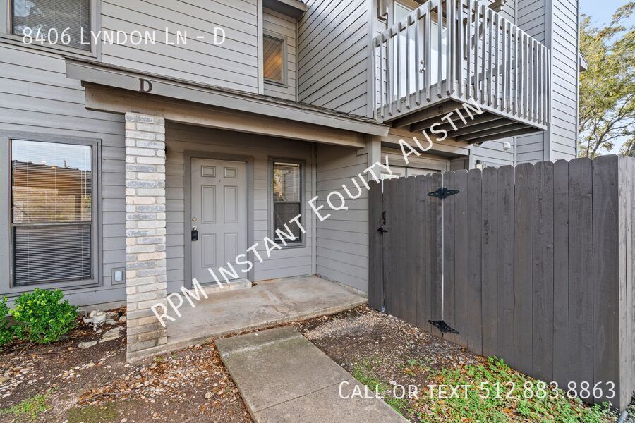 Primary Photo - Charming 2 bedroom, 1.5 bath, two-story ap...