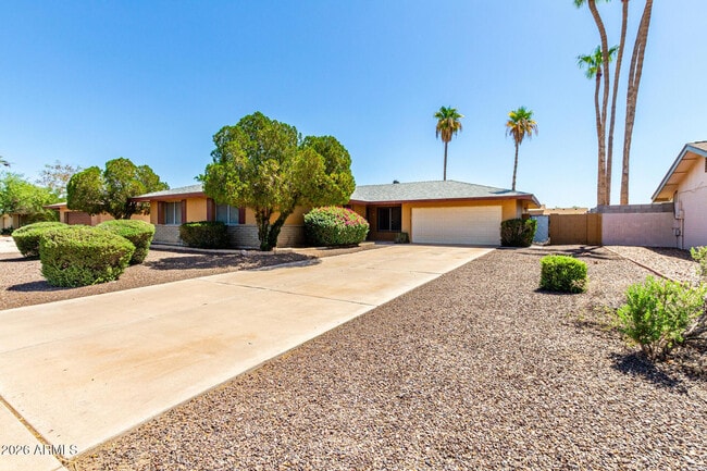 Building Photo - 4013 S Hazelton Ln