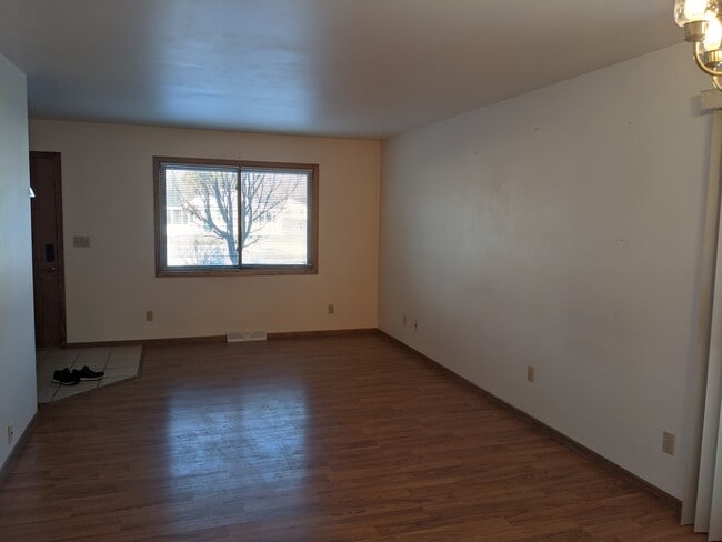 Building Photo - 224517 Country Ln