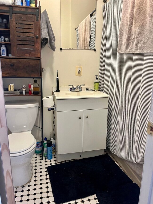 Building Photo - 219 Park Ave