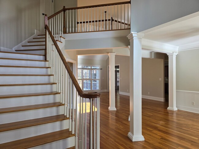 Building Photo - 3653 Pleasants Ridge Dr