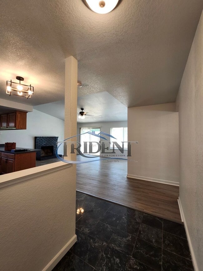 Foto del edificio - 3 bedroom, 2 bath house