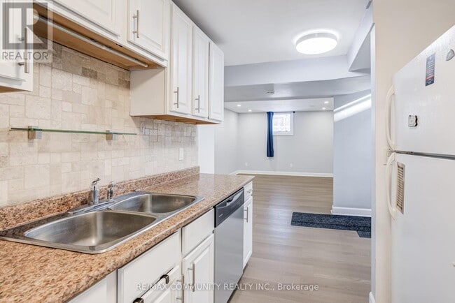 Building Photo - 291 Poplar St