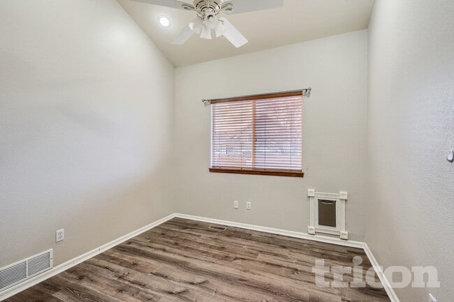 Building Photo - 995 Cobblestone Dr