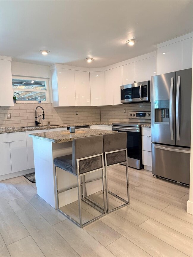 Foto del edificio - 2310 N 70th Ave