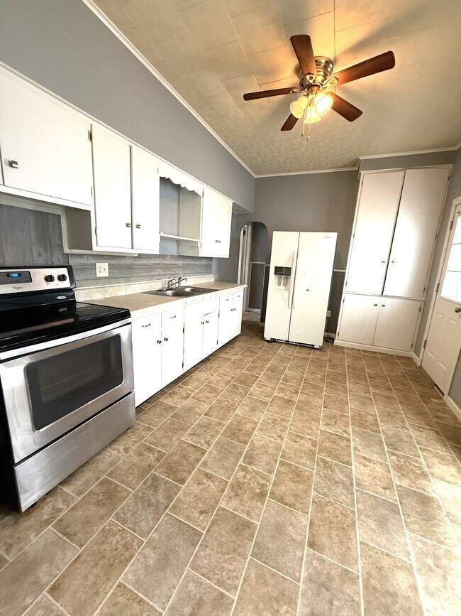 Foto del edificio - 424 W 17th St