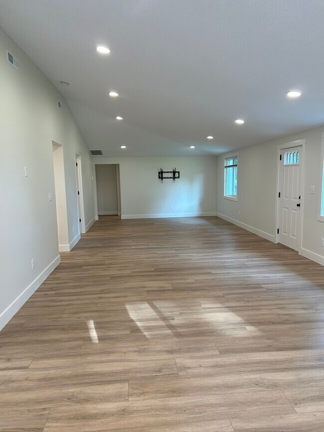 Foto del edificio - 1415 S Oak St