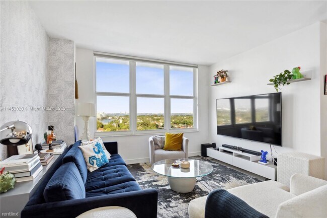 Foto del edificio - 1 br, 1 bath Condo - 4747 Collins Ave Apt ...