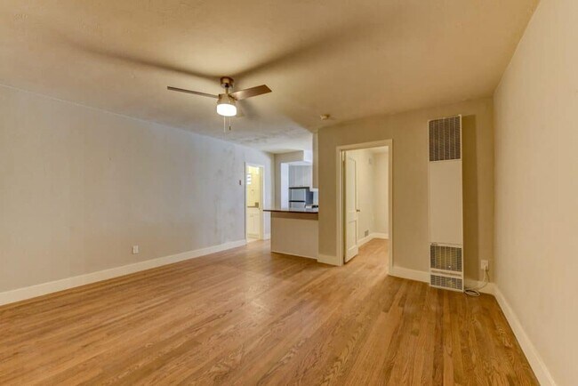 Foto del edificio - 1 Bedroom Near Boulder Creek - Available Now!