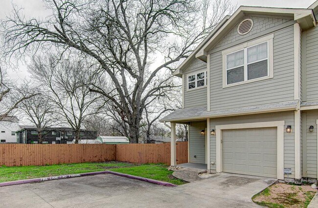 Building Photo - 5901 Bolm Rd