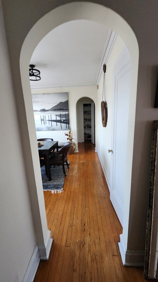 Foto del edificio - 8021 Keating Ave