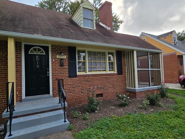 Building Photo - 6012 Mann Ave