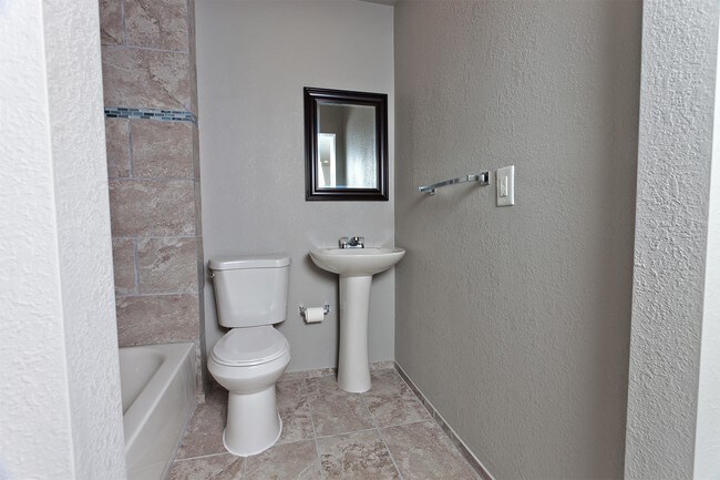 Building Photo - 836-838 S Terrace Dr