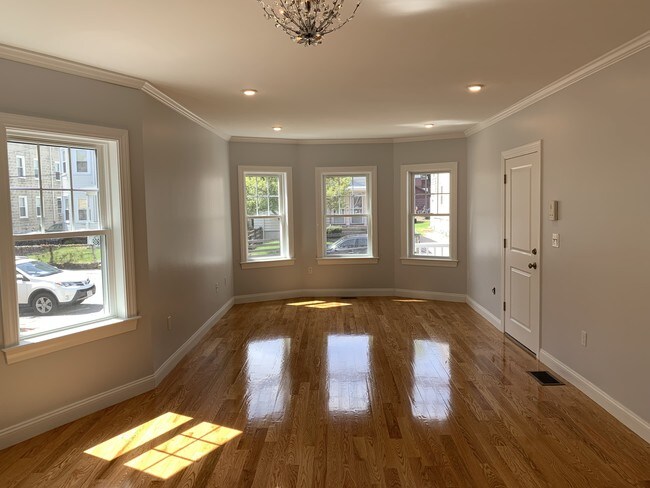 Building Photo - 25 Olney St