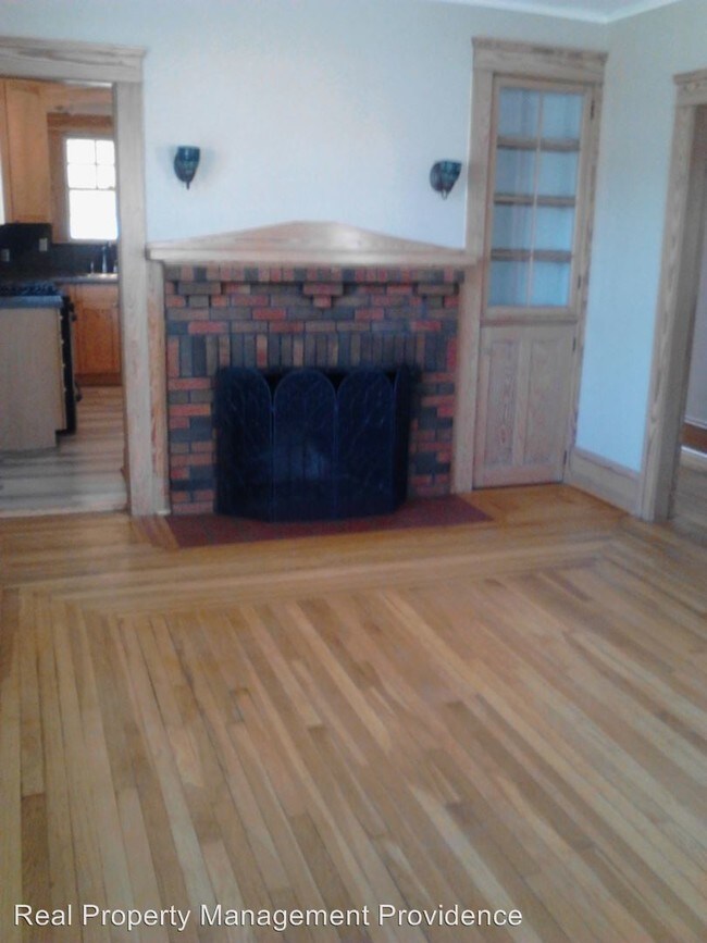 Building Photo - 154 Potters Ave