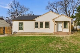 Building Photo - 617 Ouida St