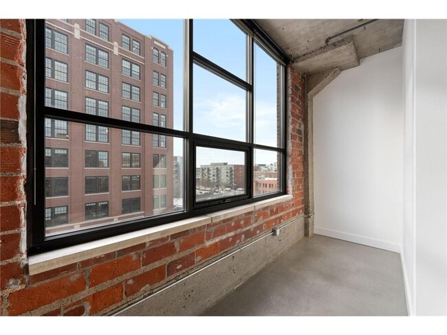 Building Photo - 718 N Washington Ave