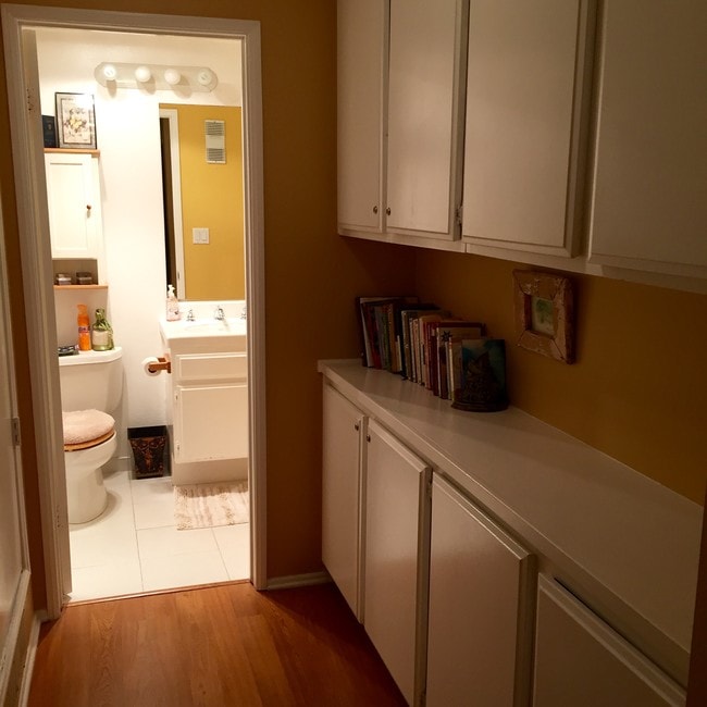 Hallway to guest bathroom - 8180 Manitoba St
