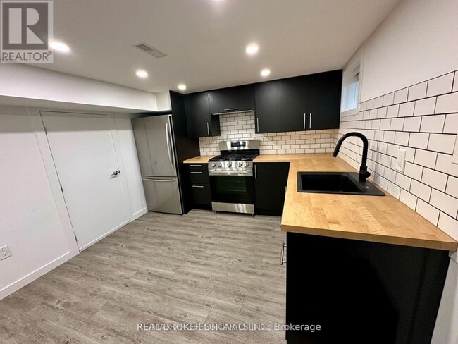 Building Photo - 66 Whitburn Crescent